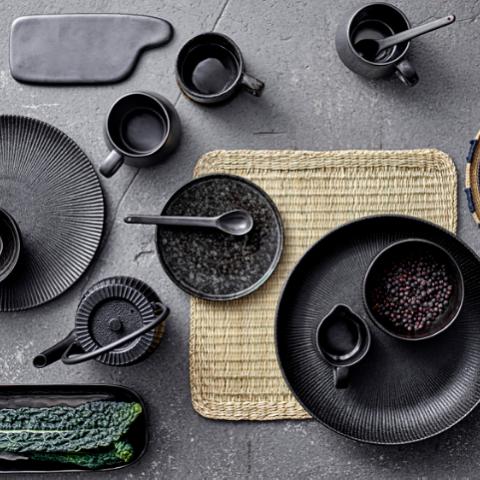 Neri Bol, Noir, Grès