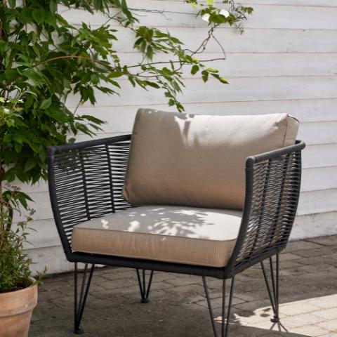 Mundo Lounge Chair, Black, Iron