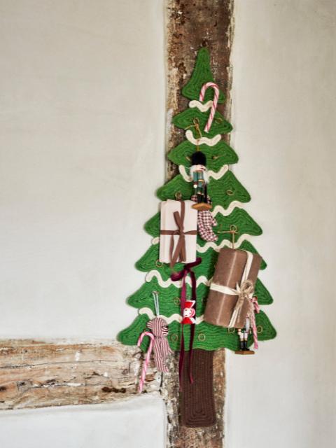 Nikita Ornament, Multi, Pine