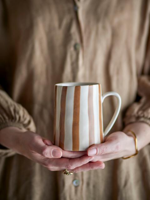 Begonia Becher, Braun, Steingut