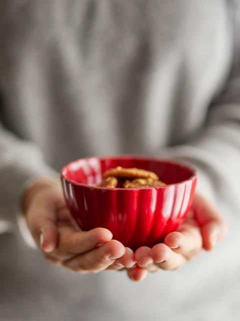 Latina Bowl, Red, Stoneware