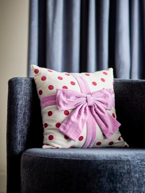 Bowie Cushion, Rose, Cotton OEKO-TEX®