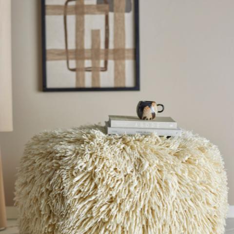 Lomba Pouf, Nature, Laine