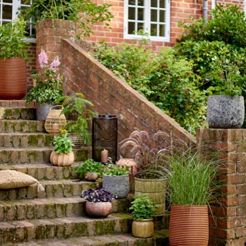 Mesola Flowerpot, Brown, Magnesia