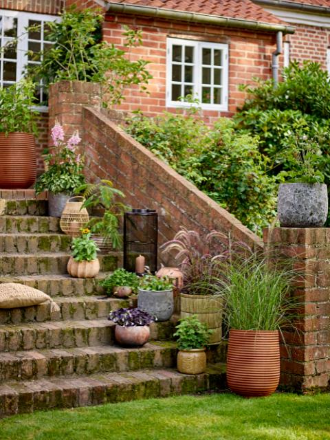 Mesola Flowerpot, Brown, Magnesia