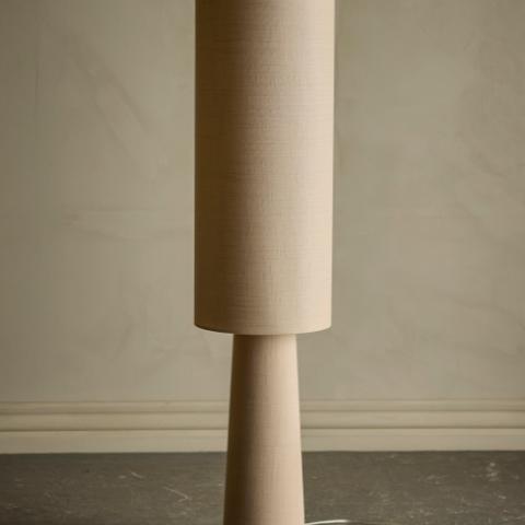 Emmie Stehlampe, Natur, Leinen