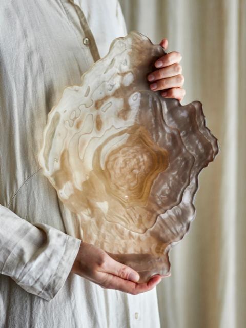 Aiku Skål, Natur, Glas