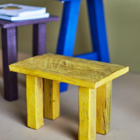 Porir Sockel, Gelb, Recyceltes Holz