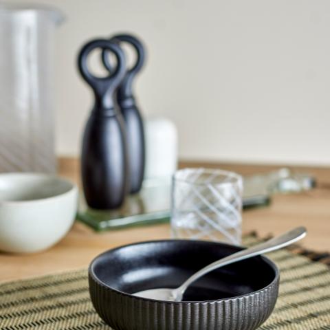 Neri Bol, Noir, Grès