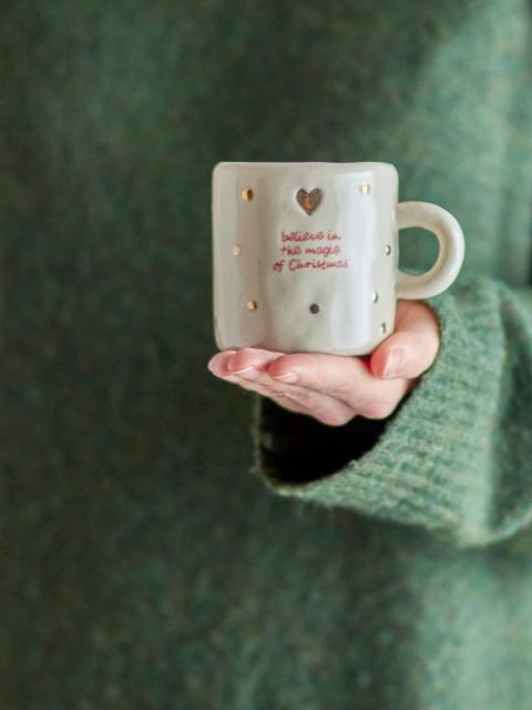 Christy Tasse, Natur, Steingut