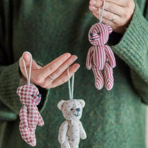 Salwa Bibelot, Rouge, Polyester