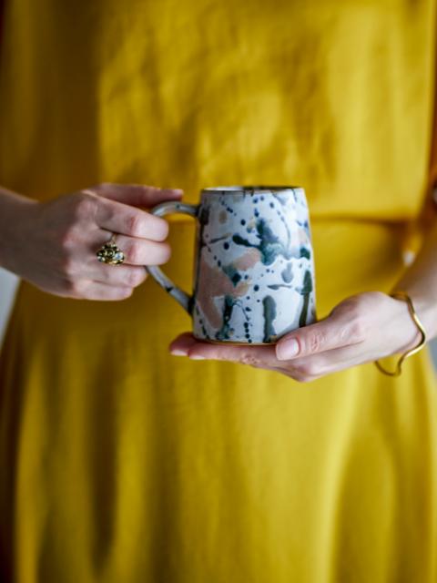 Winnie Becher, Bunt, Steingut