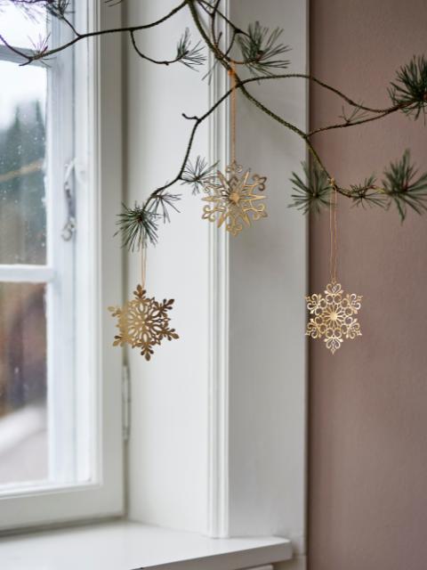 Mani Ornament, Gold, Metal