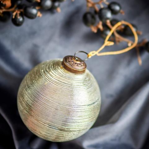 Nitin Ornament, Guld, Glas